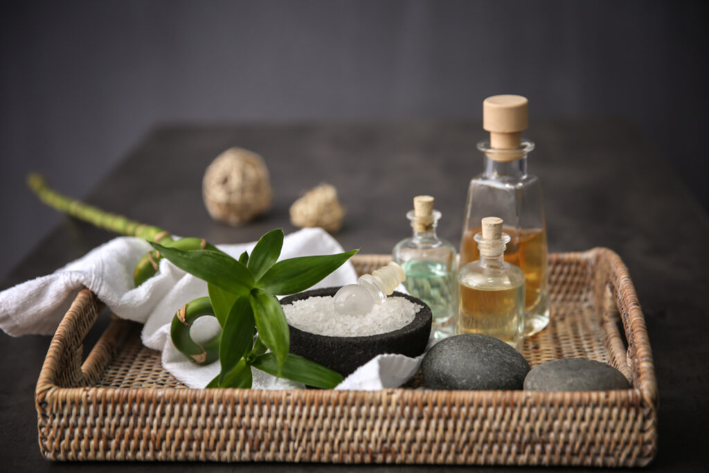 Massage setting in straw basket